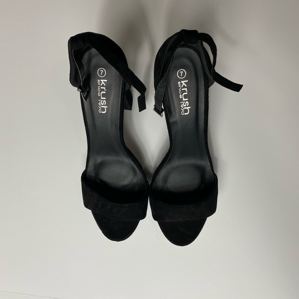 Black heels size 9 - Picture 3 of 7